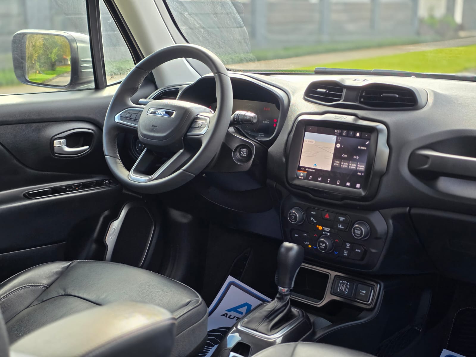 
								Jeep Renegade full									