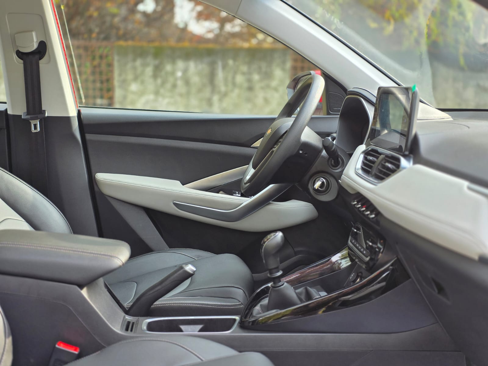 
								Chevrolet Captiva LTZ full									