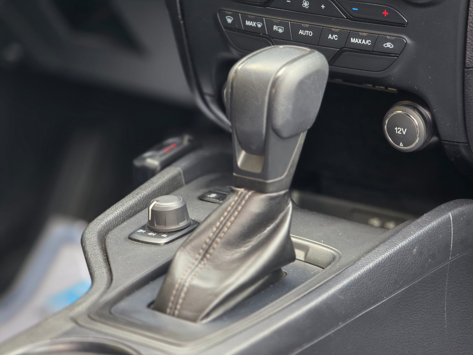 
								FORD RANGER XLT full									