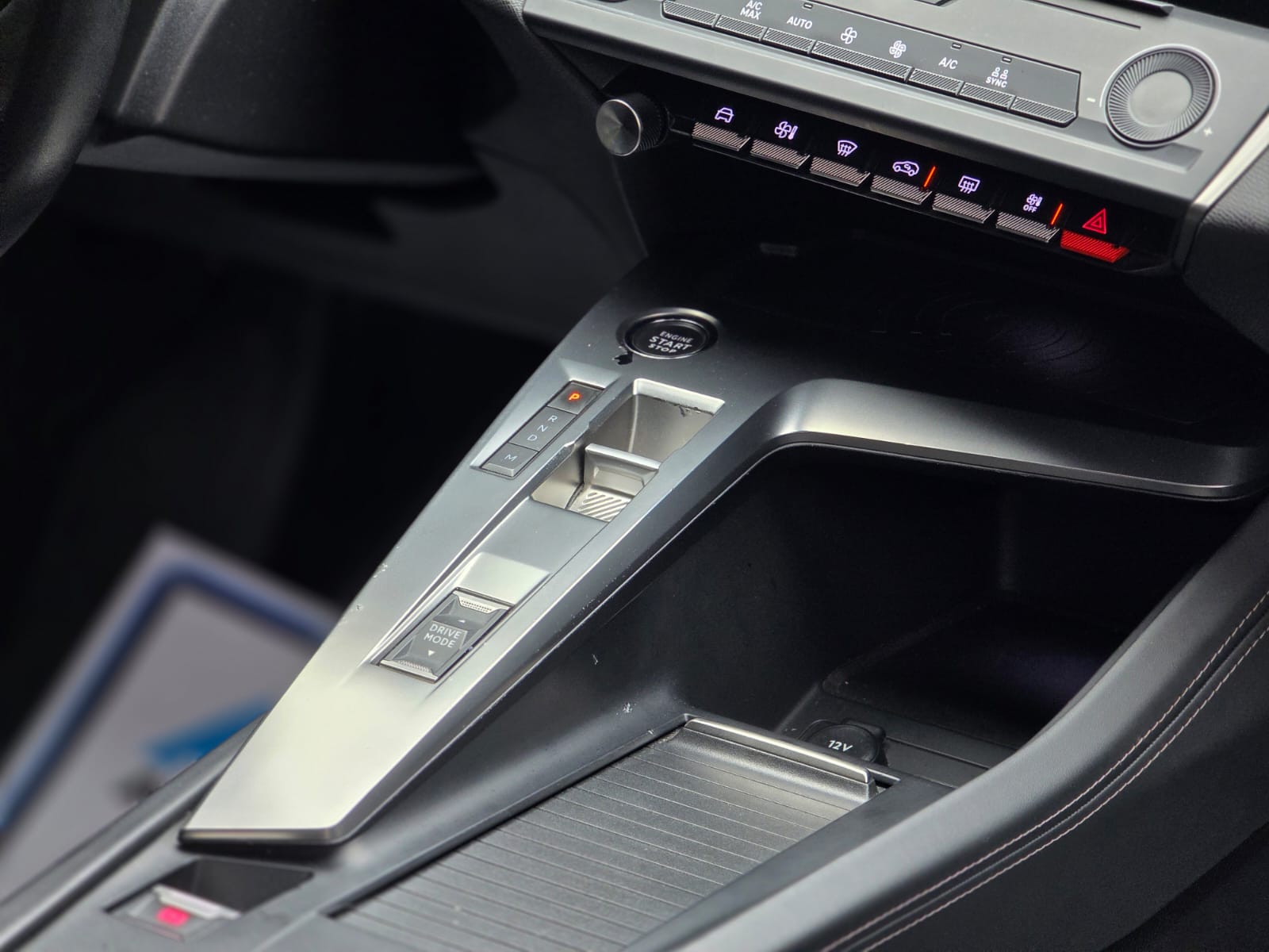 
								Peugeot 308 ALLURE full									