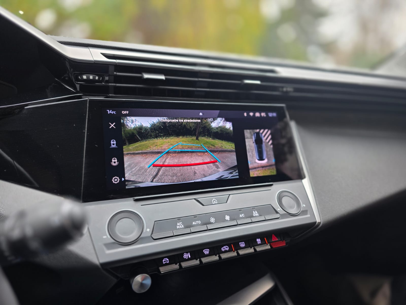 
								Peugeot 308 ALLURE full									