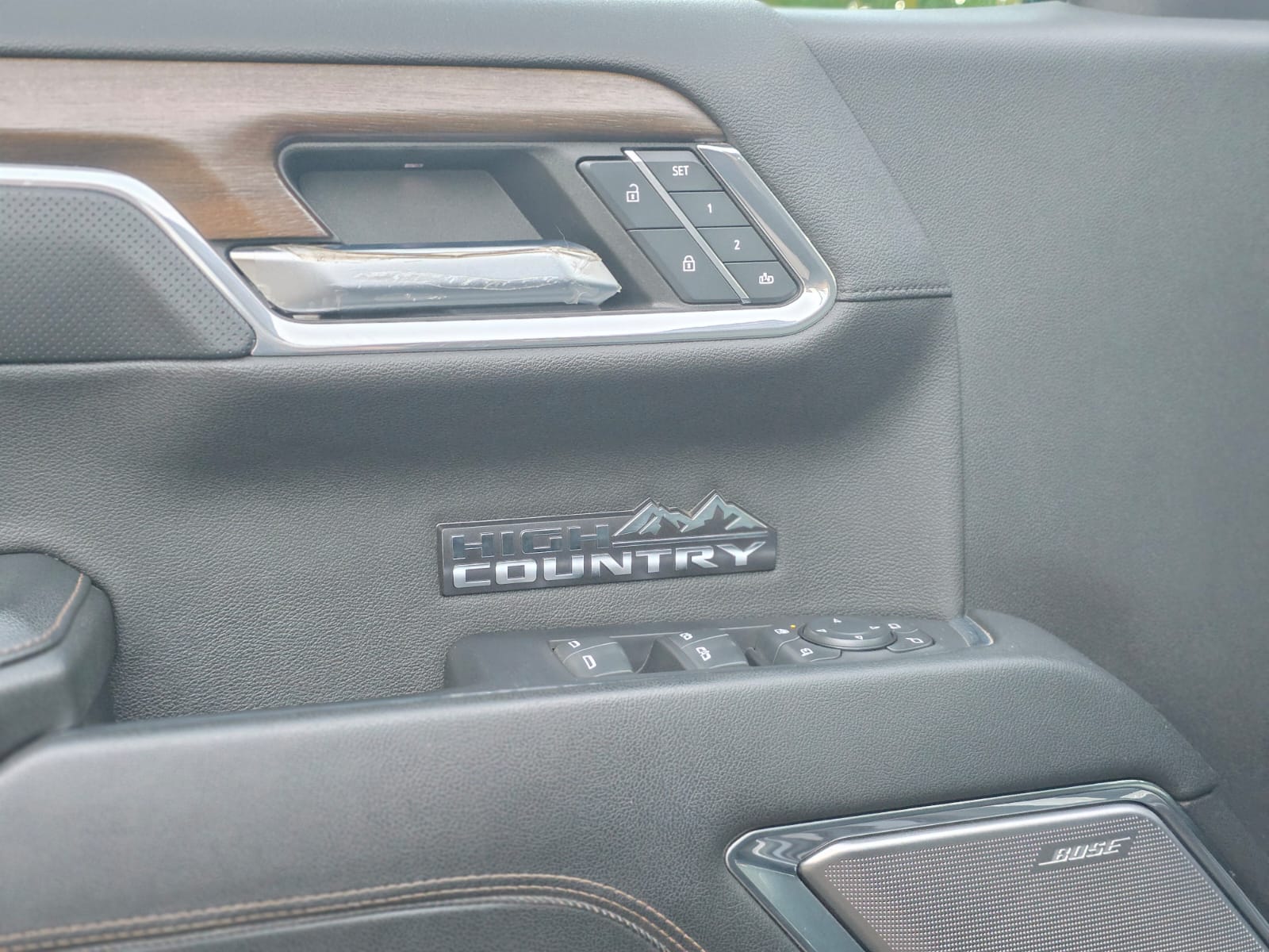 
								Chevrolet Silverado HIGH COUNTRY full									