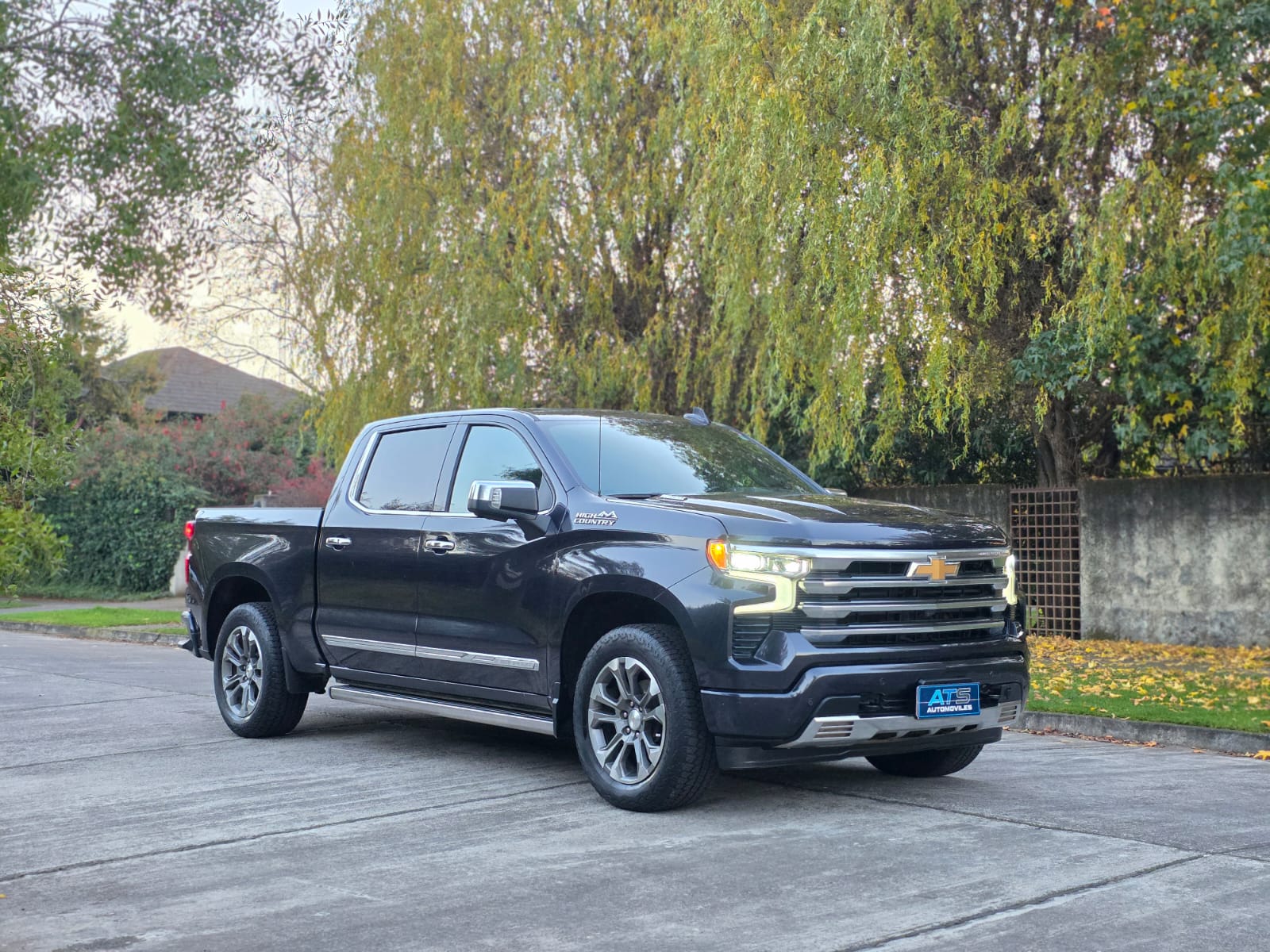
								Chevrolet Silverado HIGH COUNTRY full									