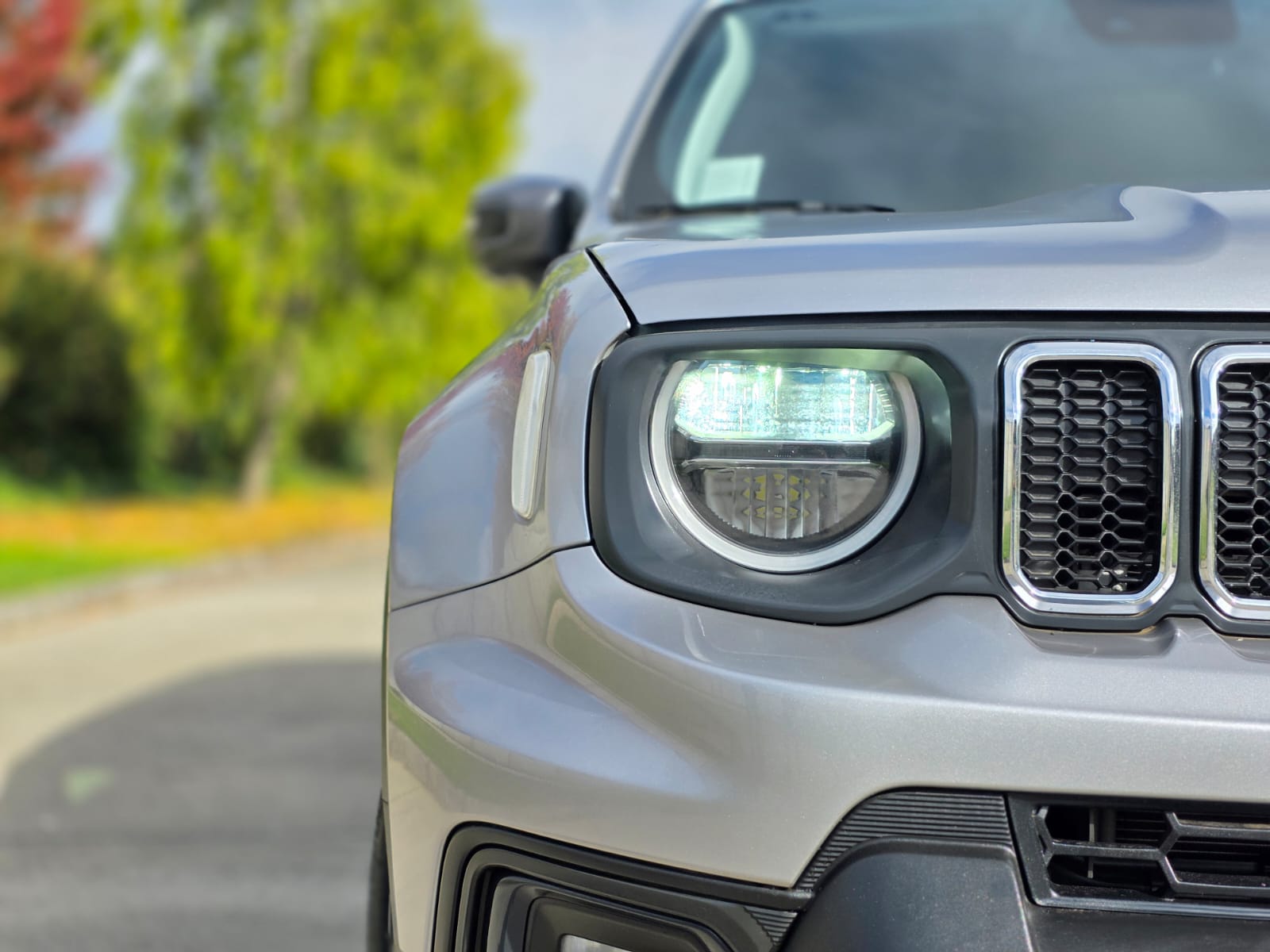 
								Jeep Renegade full									
