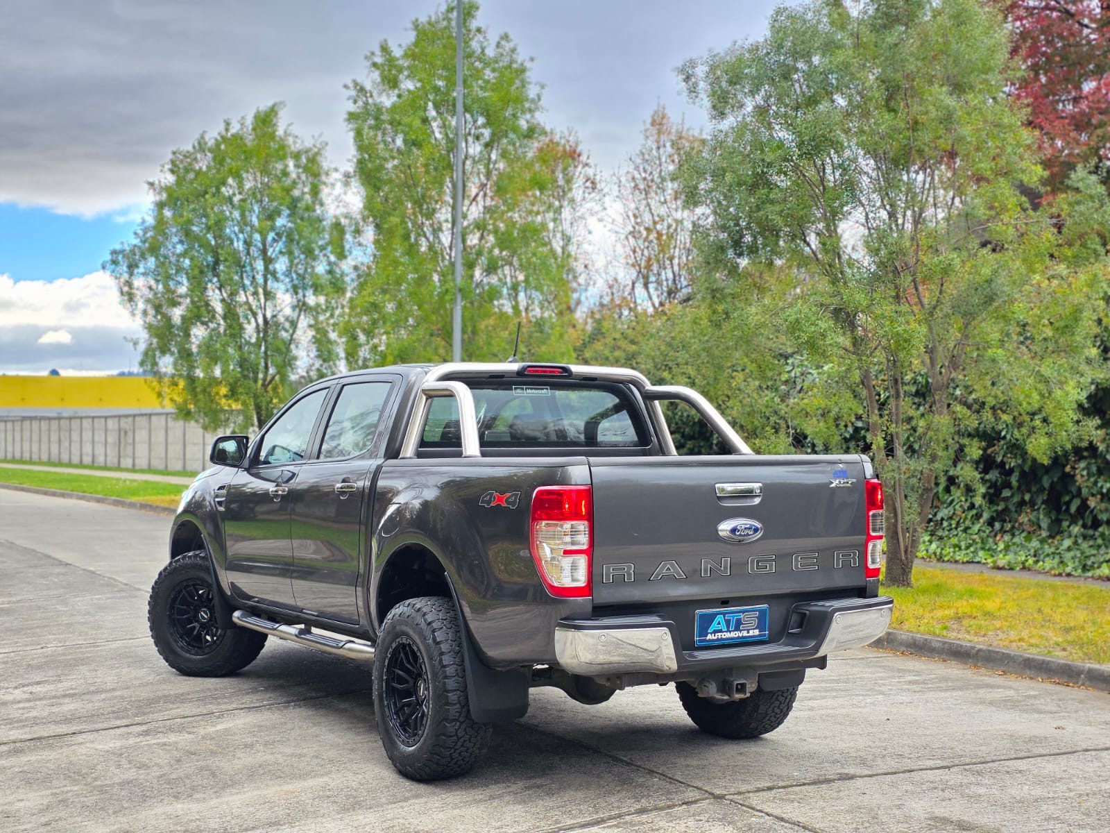 
								FORD RANGER XLT full									