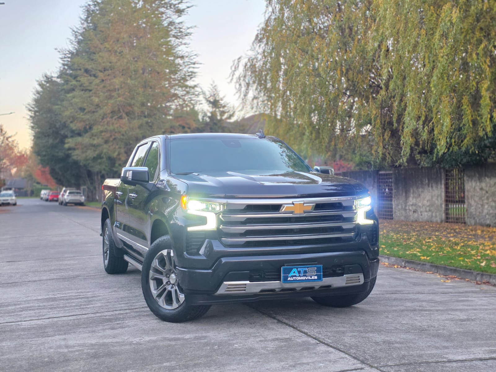 
								Chevrolet Silverado HIGH COUNTRY full									