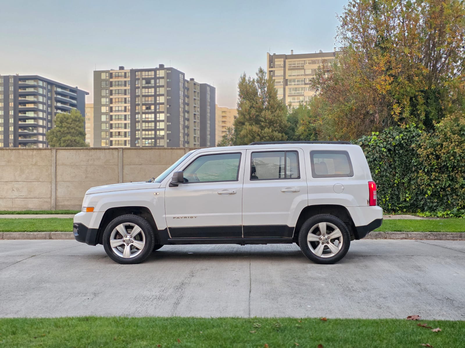 
								Jeep PATRIOT full									