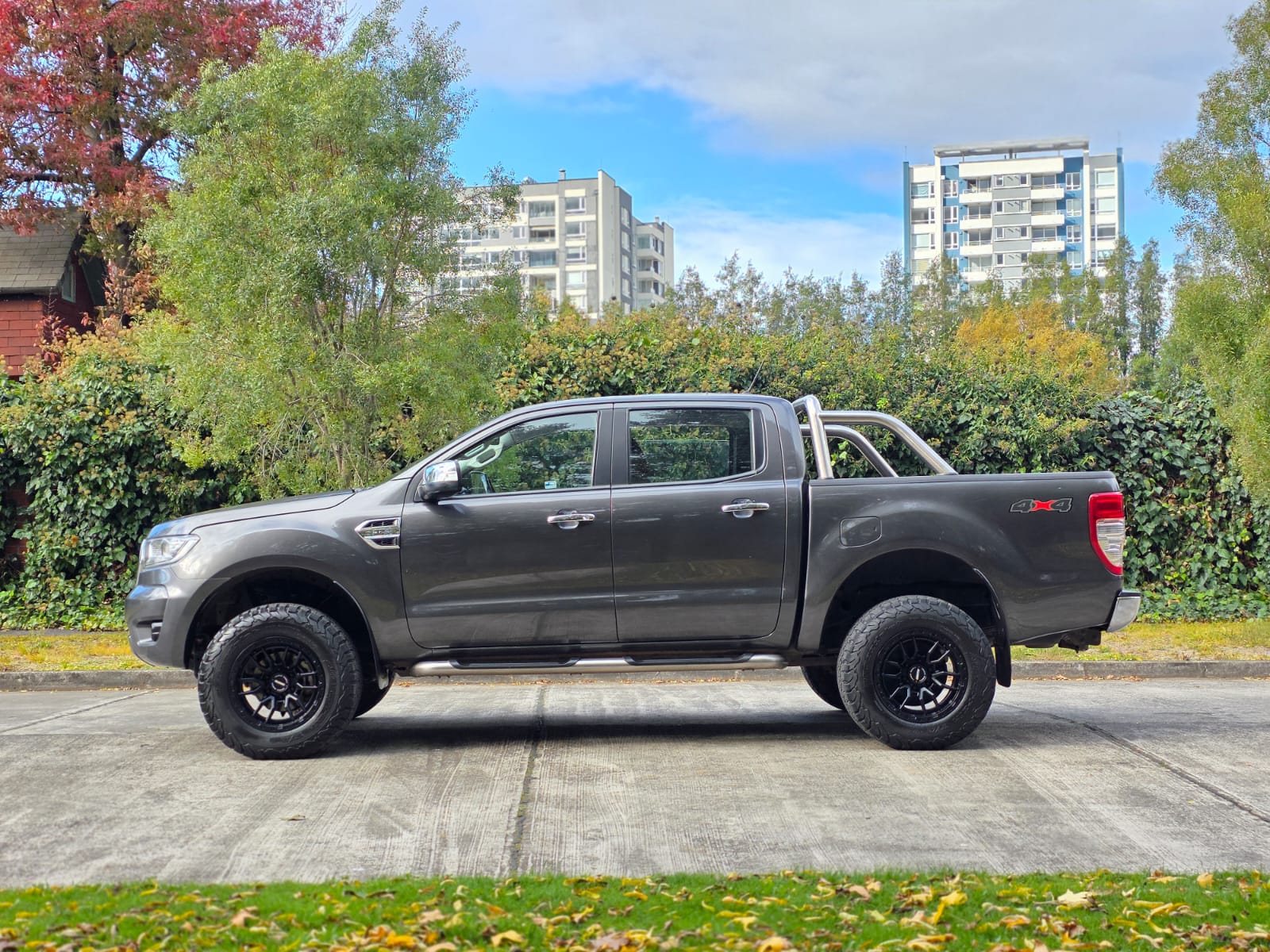 
								FORD RANGER XLT full									