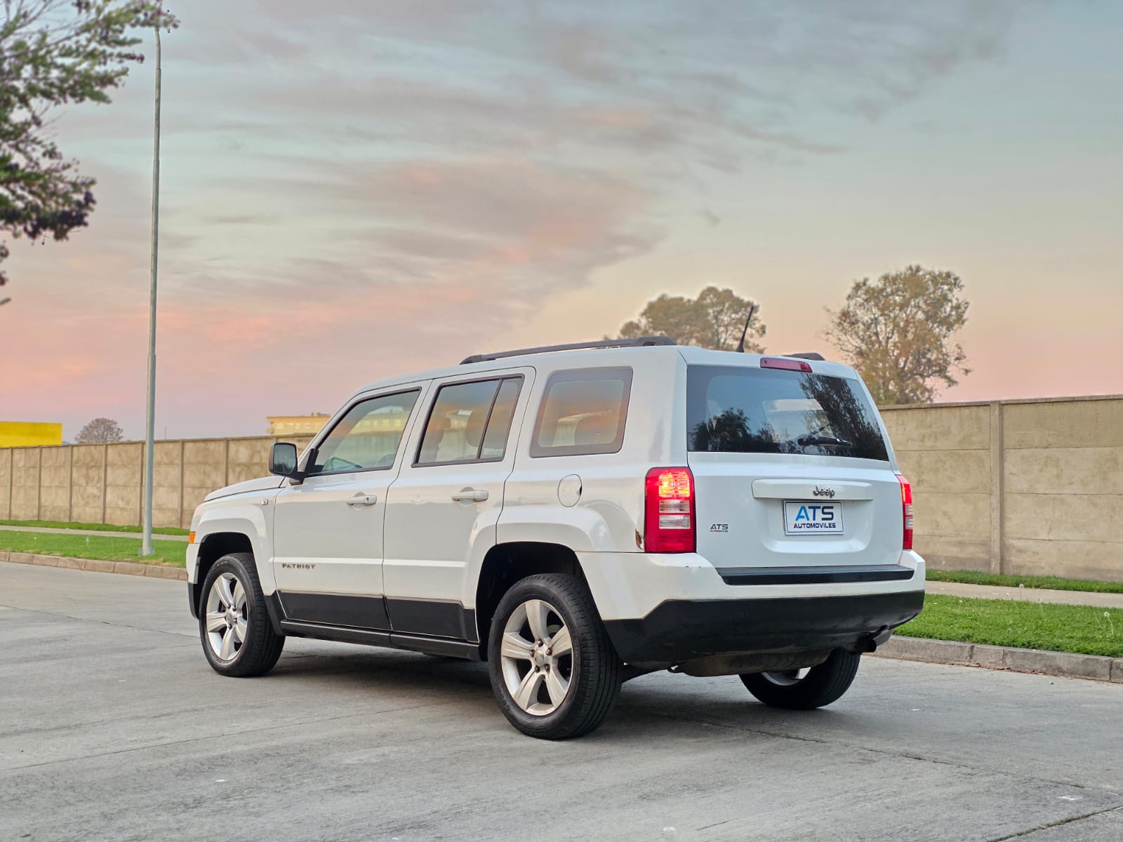 
								Jeep PATRIOT full									