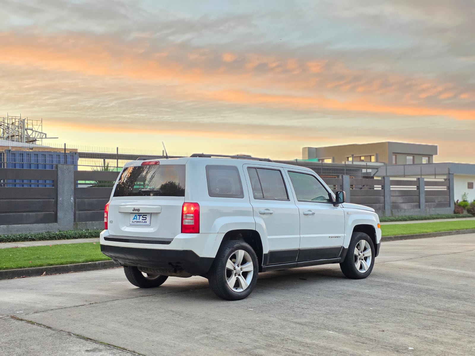 
								Jeep PATRIOT full									