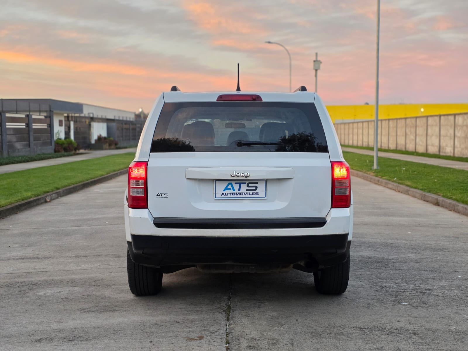 
								Jeep PATRIOT full									