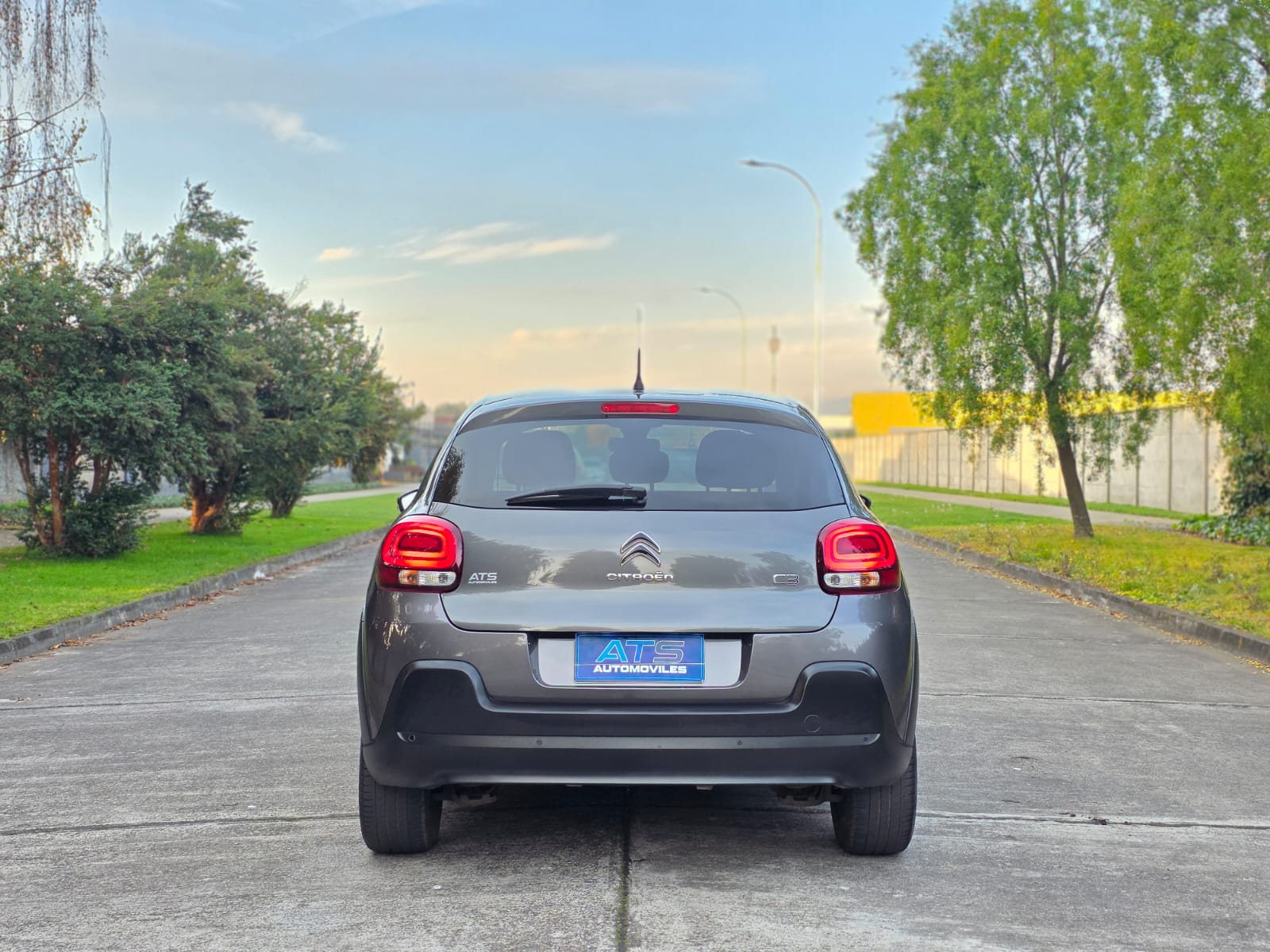 
								Citroen C3 LIVE full									