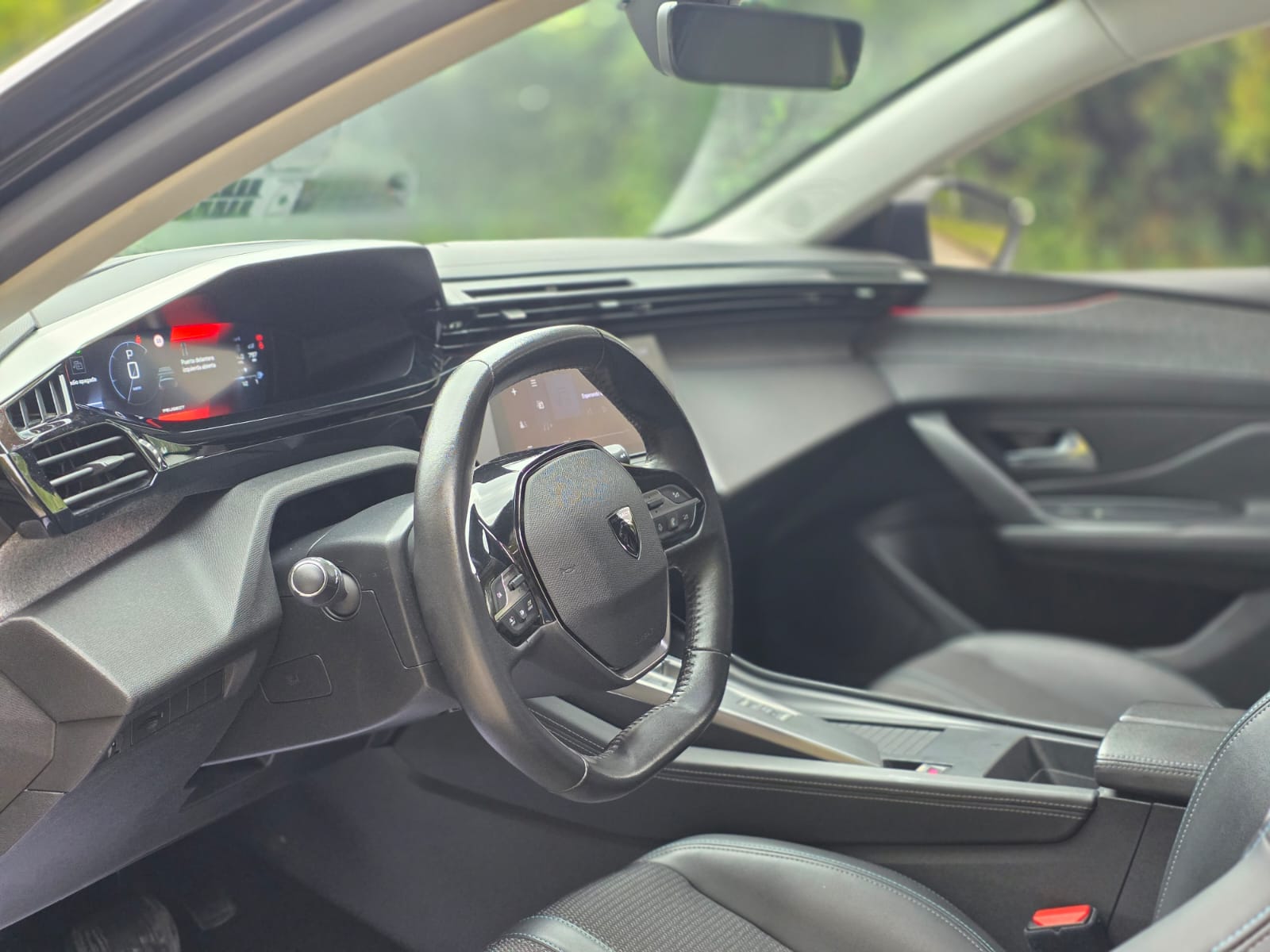 
								Peugeot 308 ALLURE full									