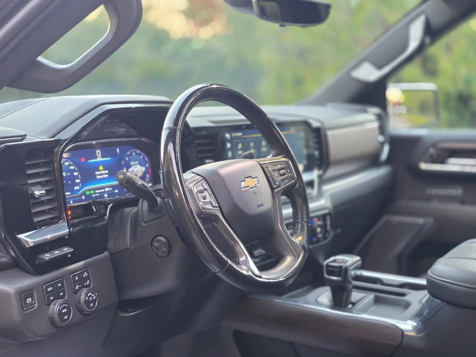 
								Chevrolet Silverado HIGH COUNTRY full									