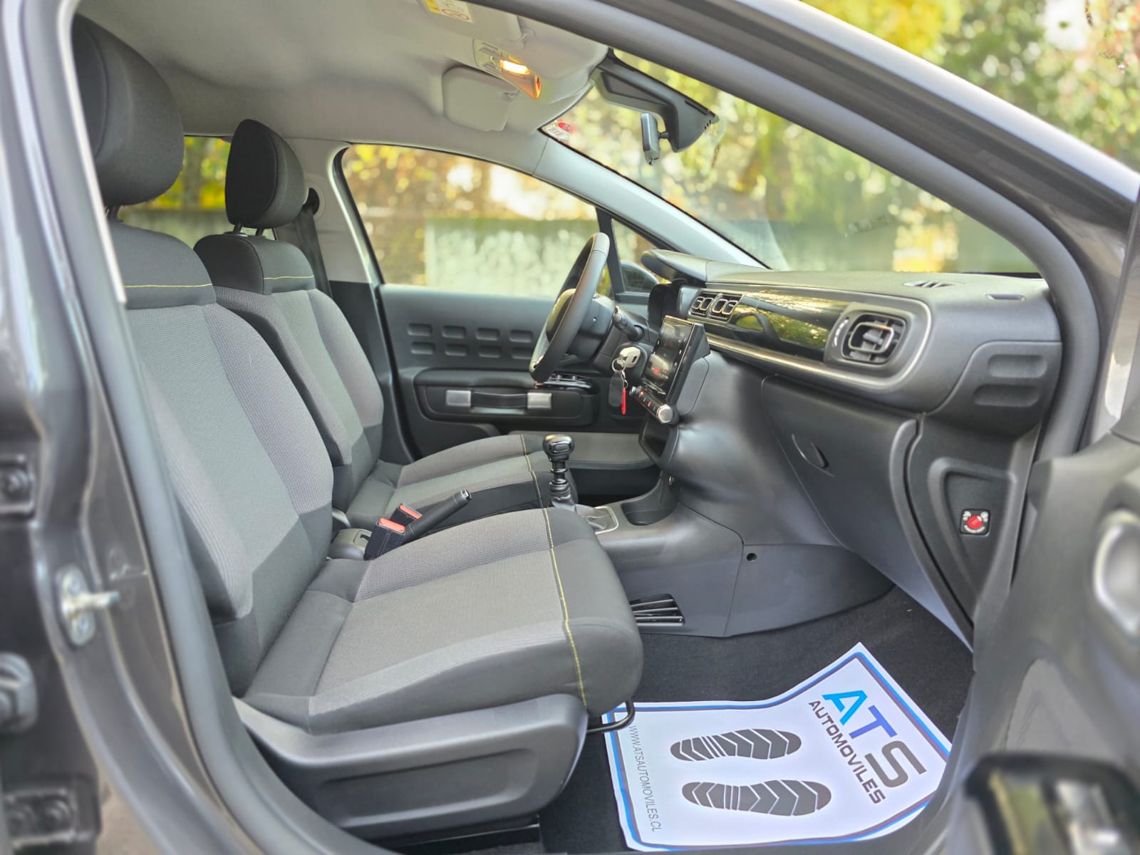
								Citroen C3 LIVE full									