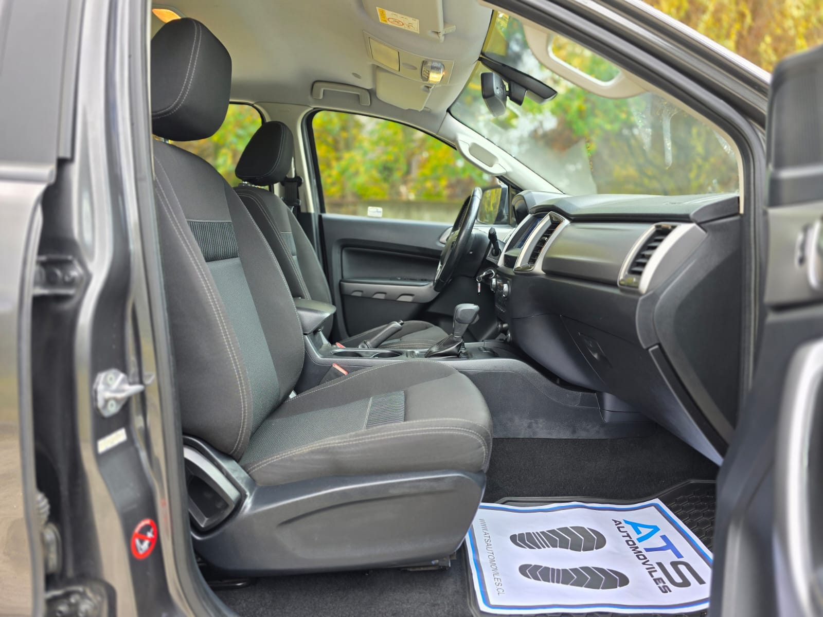 
								FORD RANGER XLT full									