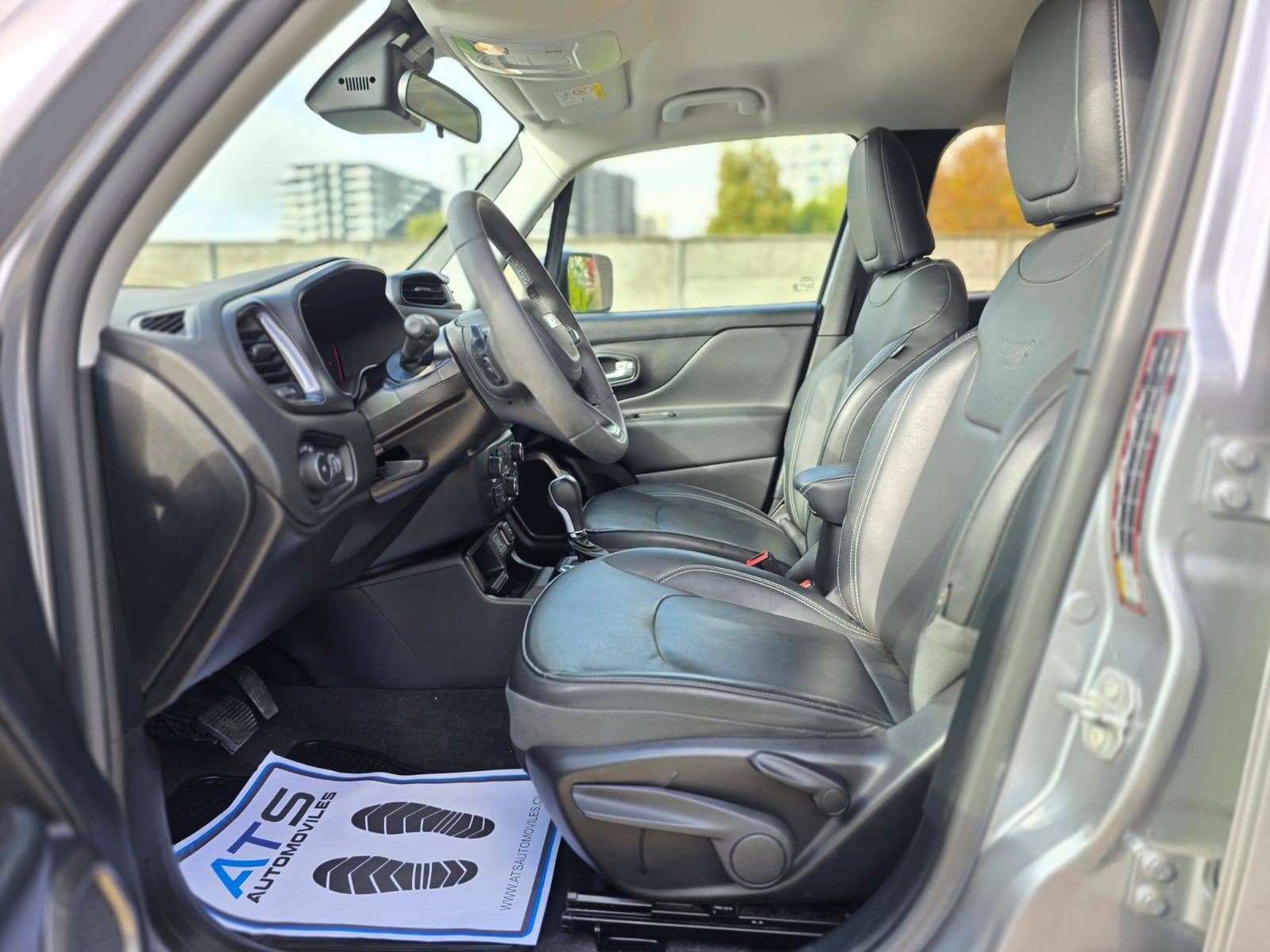 
								Jeep Renegade full									