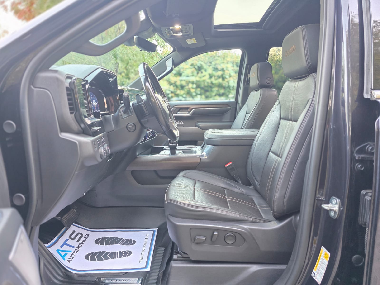 
								Chevrolet Silverado HIGH COUNTRY full									