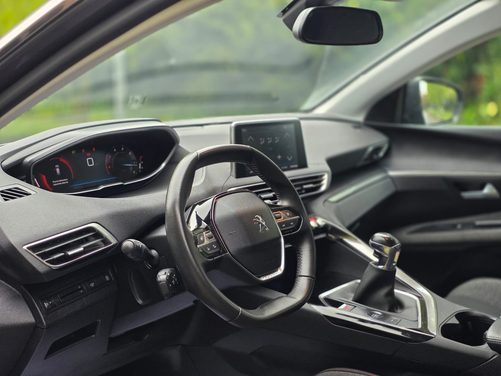 
								PEUGEOT 3008 BLUE HDI full									