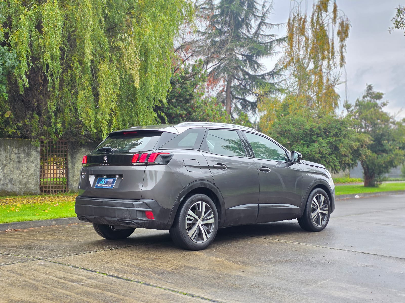 
								PEUGEOT 3008 BLUE HDI full									