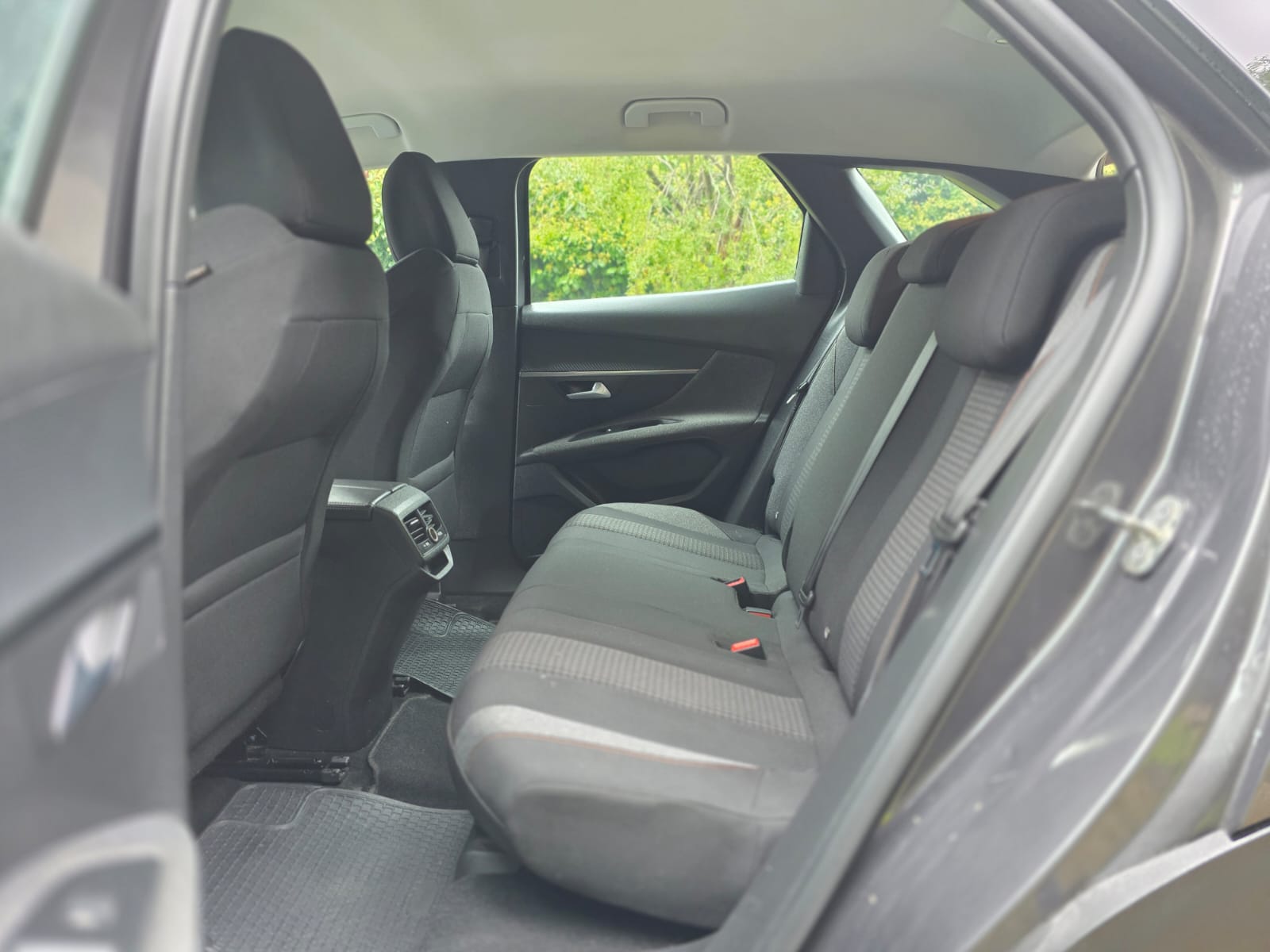 
								PEUGEOT 3008 BLUE HDI full									