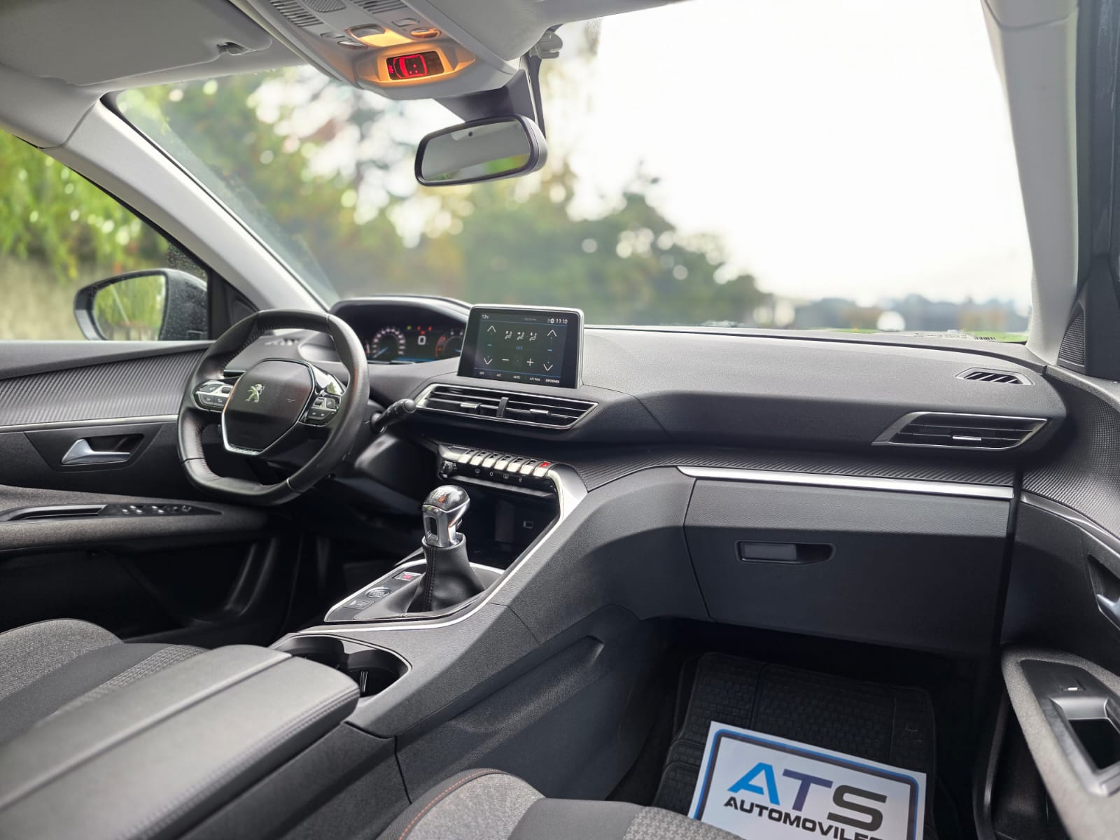 
								PEUGEOT 3008 BLUE HDI full									