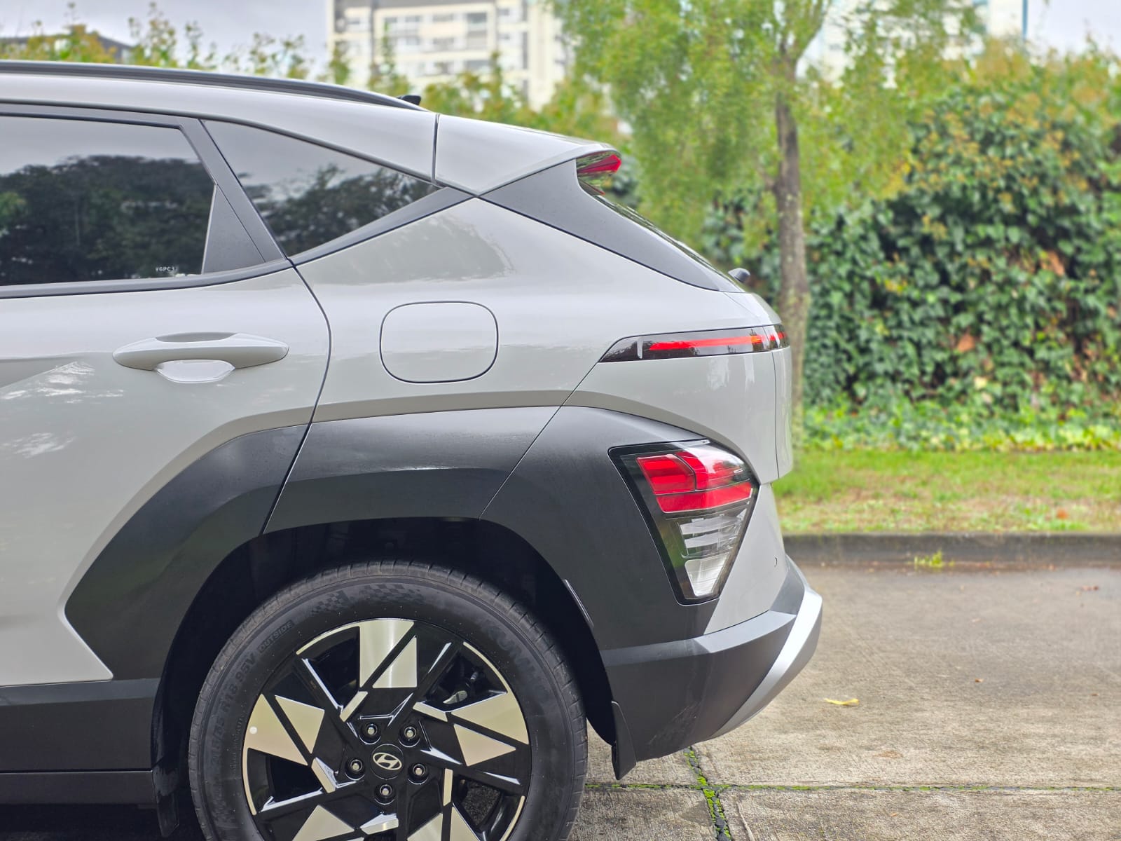 
								Hyundai Kona SX2 GDI DESIGN full									