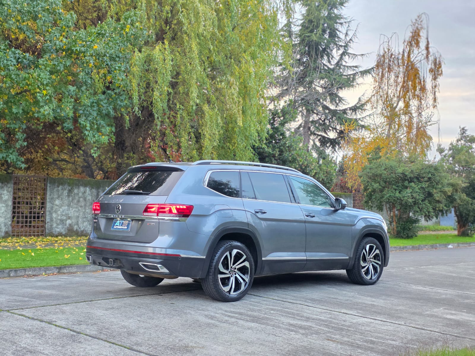 
								Volkswagen Atlas SEL 4MOTION full									