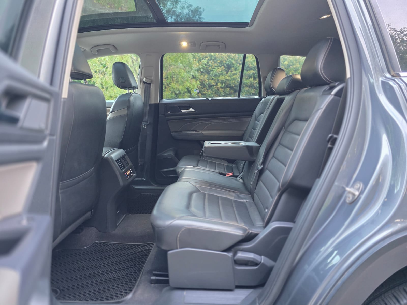 
								Volkswagen Atlas SEL 4MOTION full									