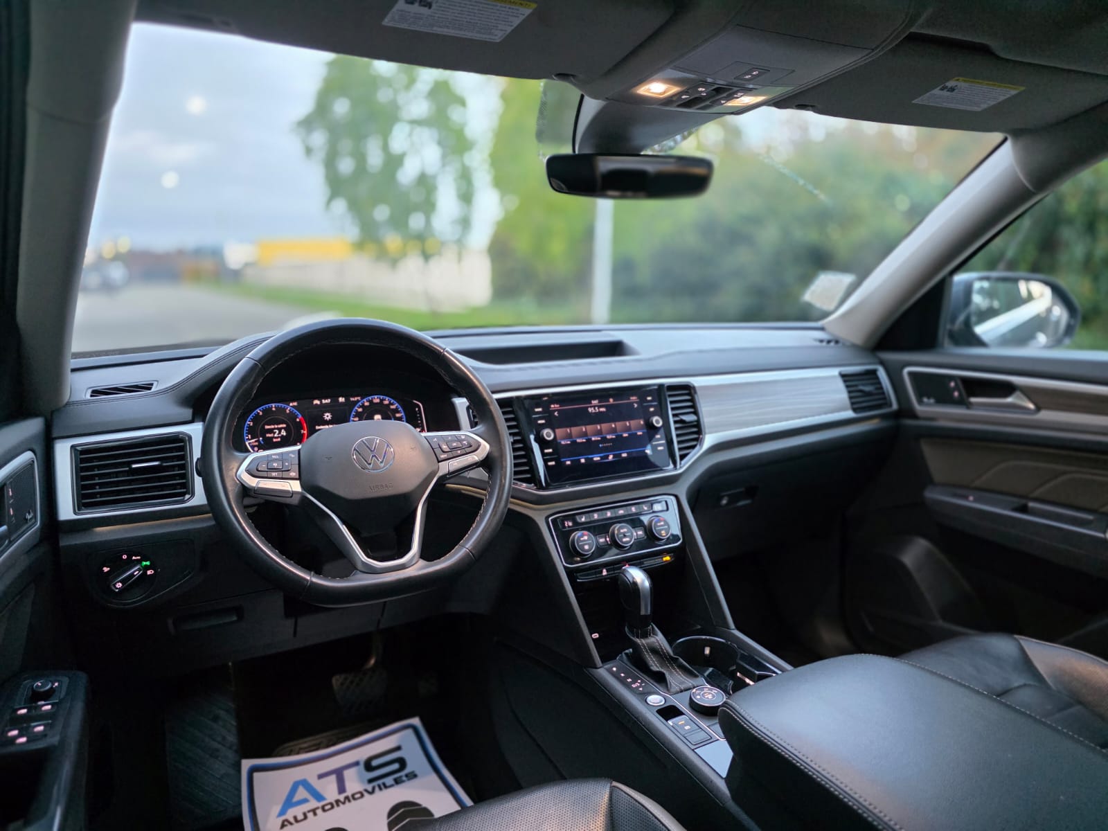 
								Volkswagen Atlas SEL 4MOTION full									