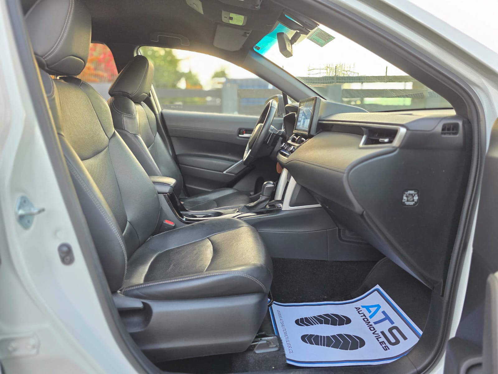 
								Toyota Corolla Cross SEG full									
