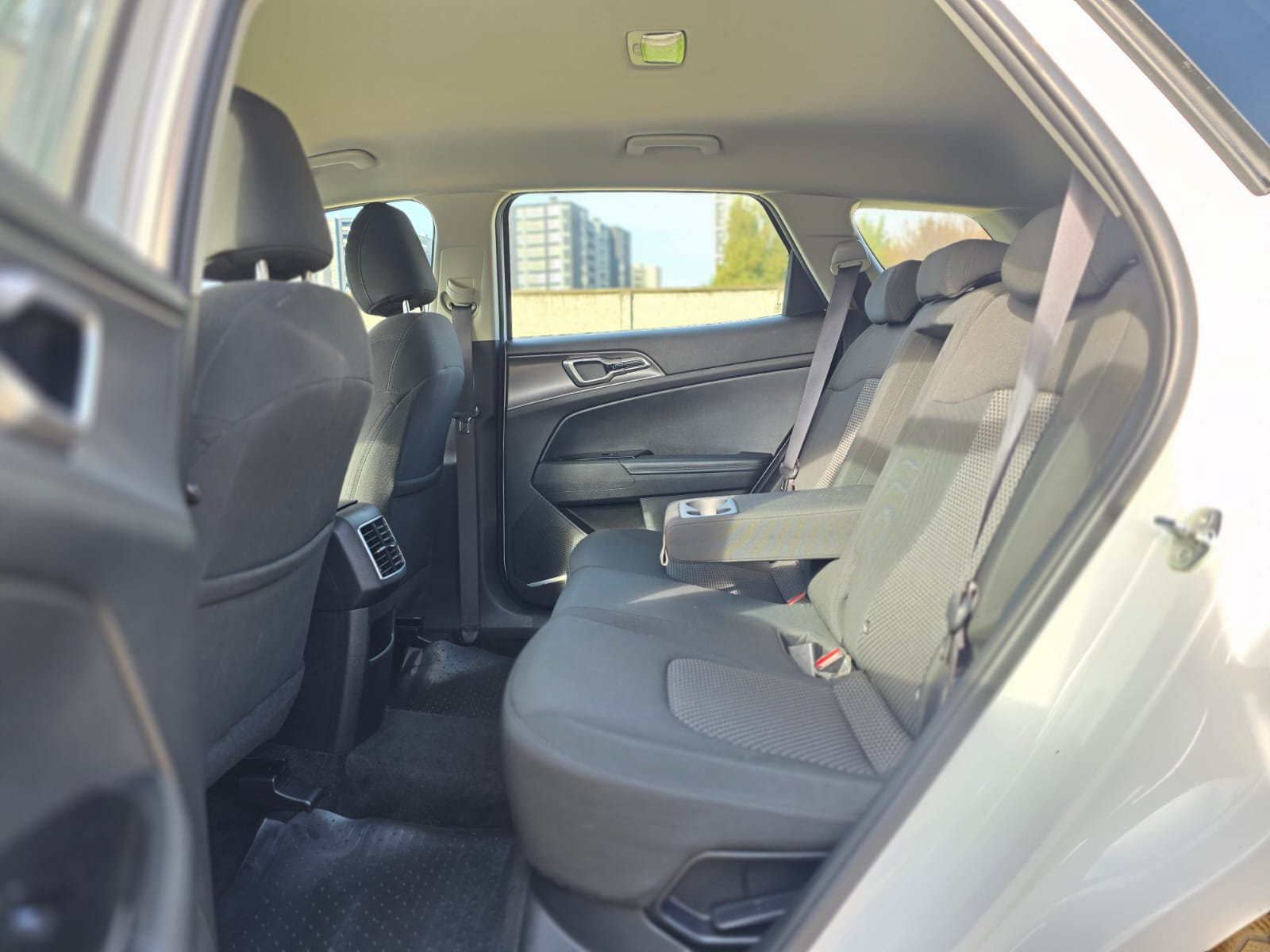 
								Kia Motors New Sportage EX full									