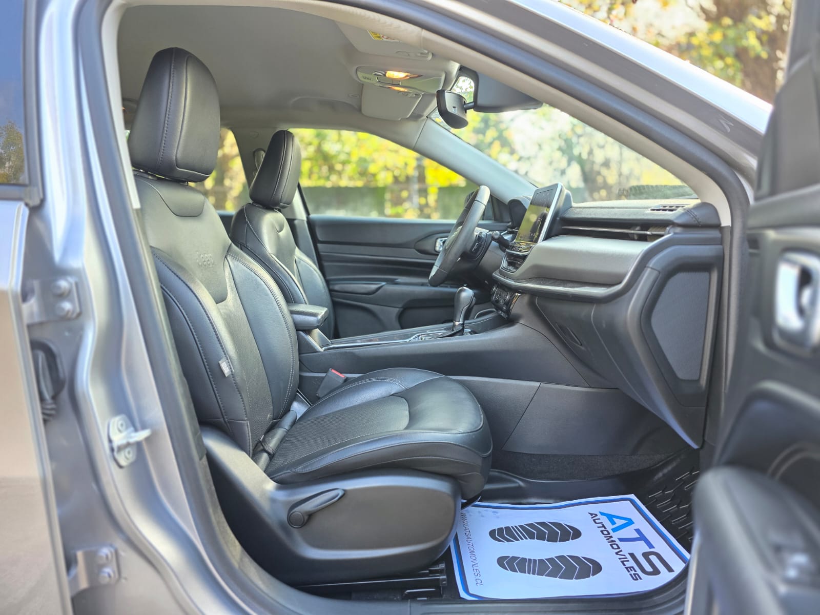 
								Jeep Compass LONGITUDE full									