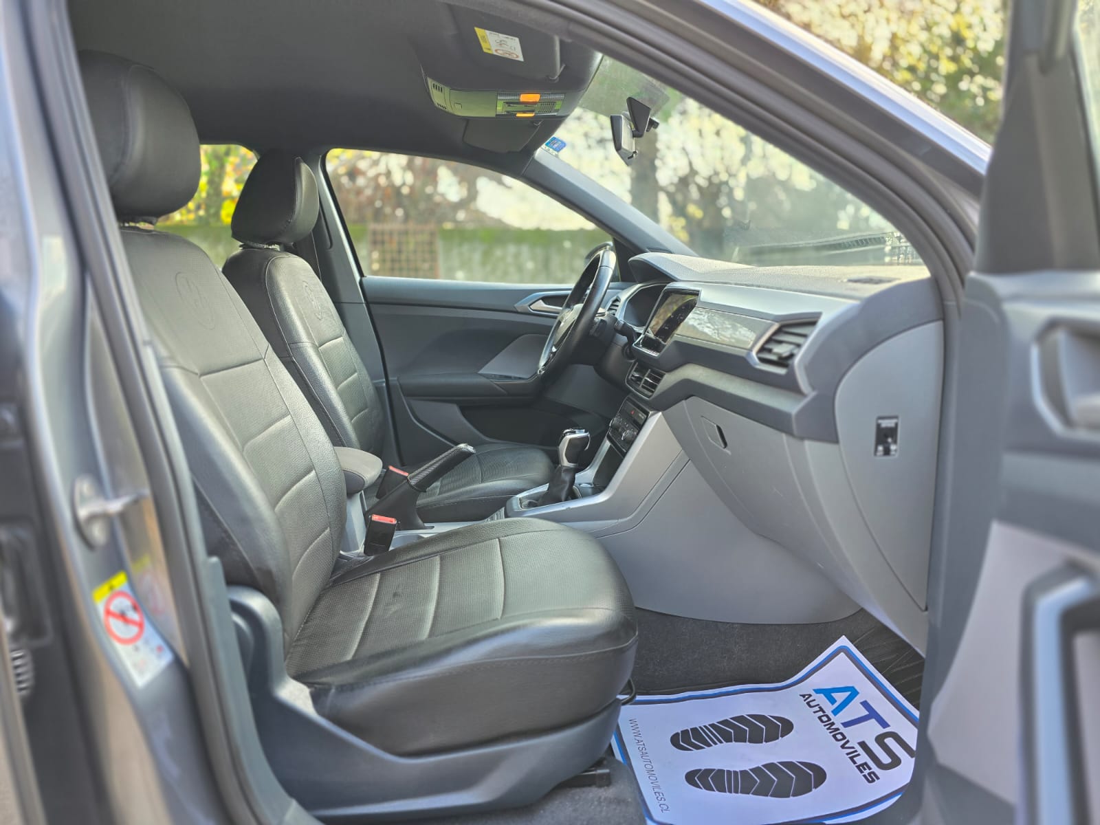 
								Volkswagen T-Cross COMFORTLINE full									