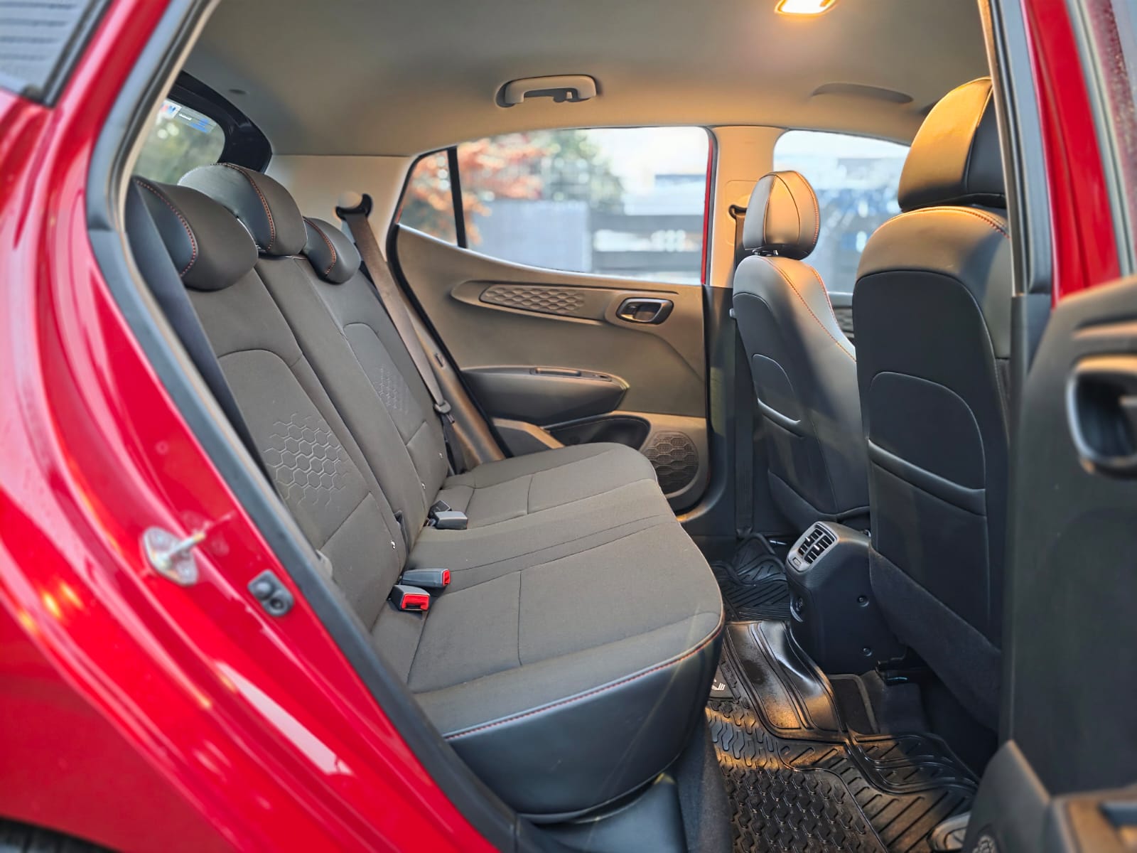 
								Hyundai Grand I-10 HATCHBACK PLUS full									