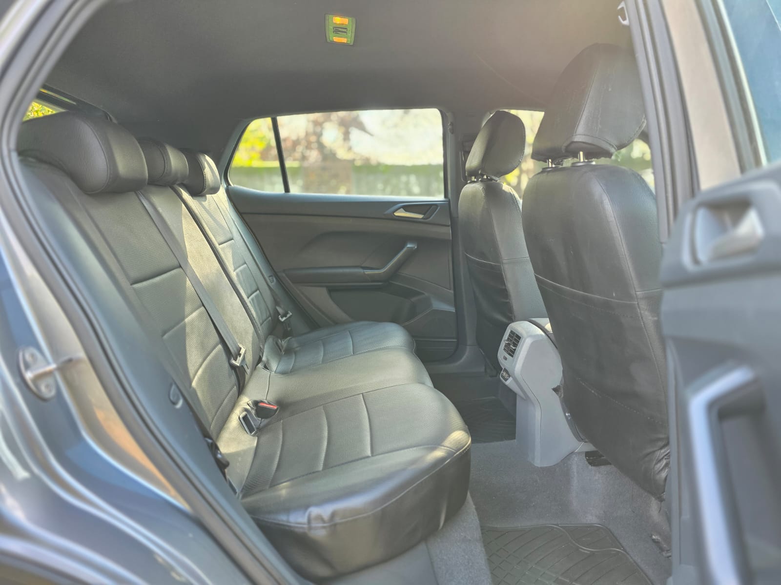 
								Volkswagen T-Cross COMFORTLINE full									