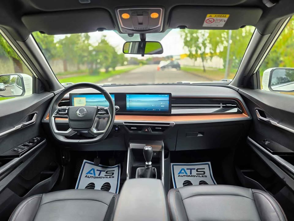 
								Ssangyong New Torres GLX full									