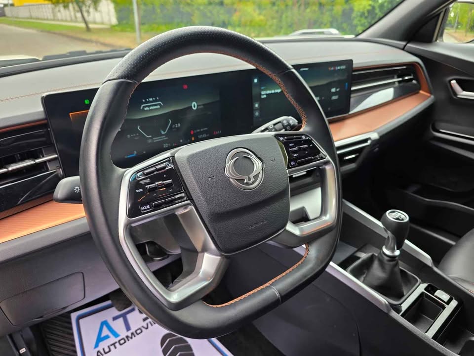 
								Ssangyong New Torres GLX full									