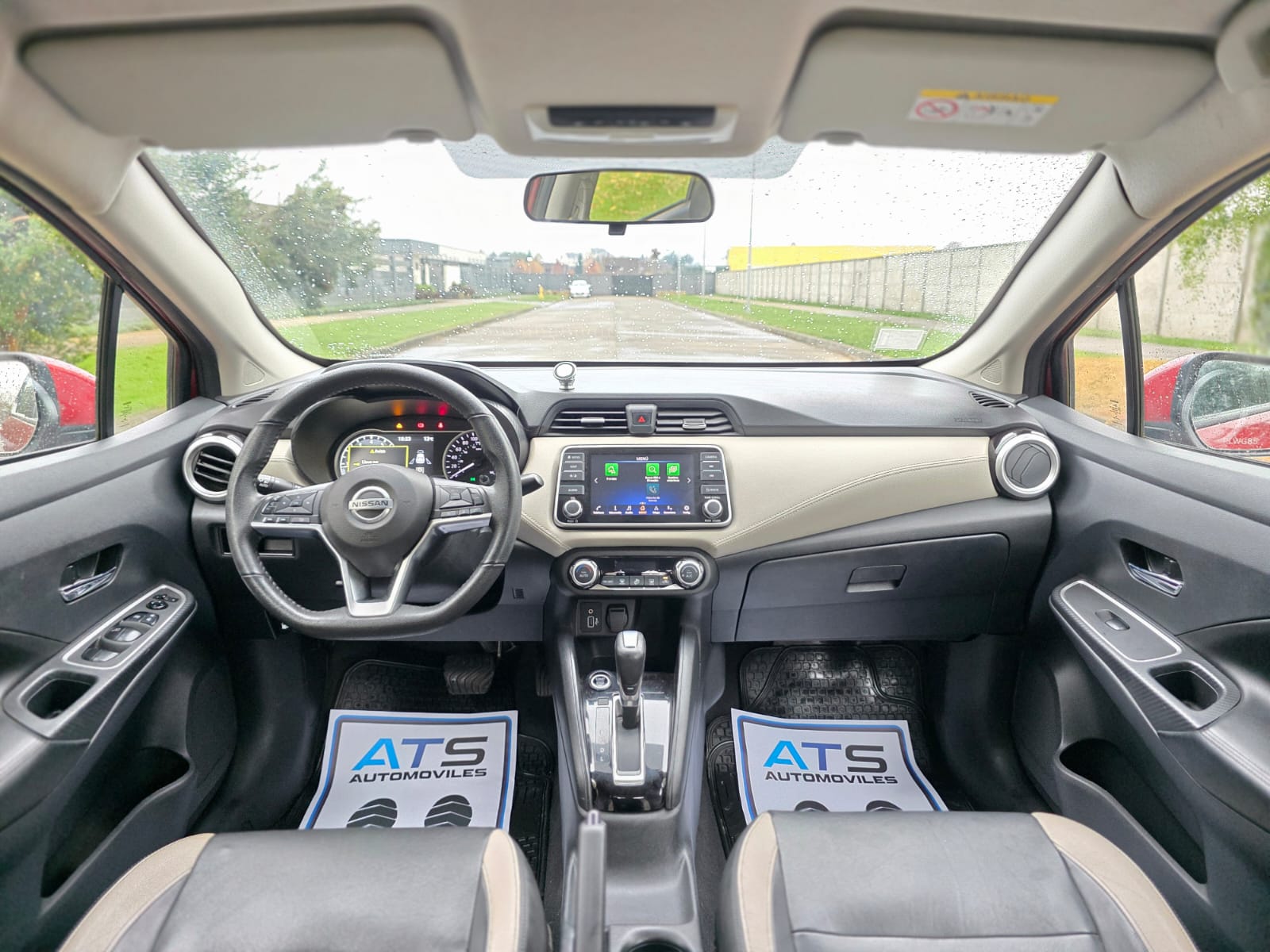 
								Nissan Versa EXCLUSIVE full									