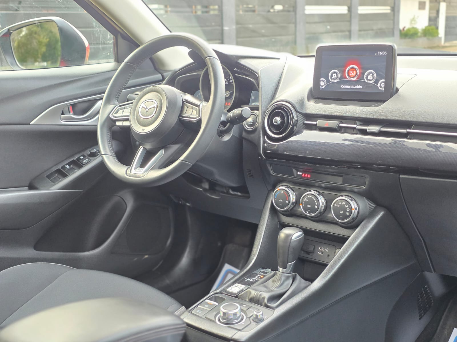 
								Mazda CX-3 CORE full									