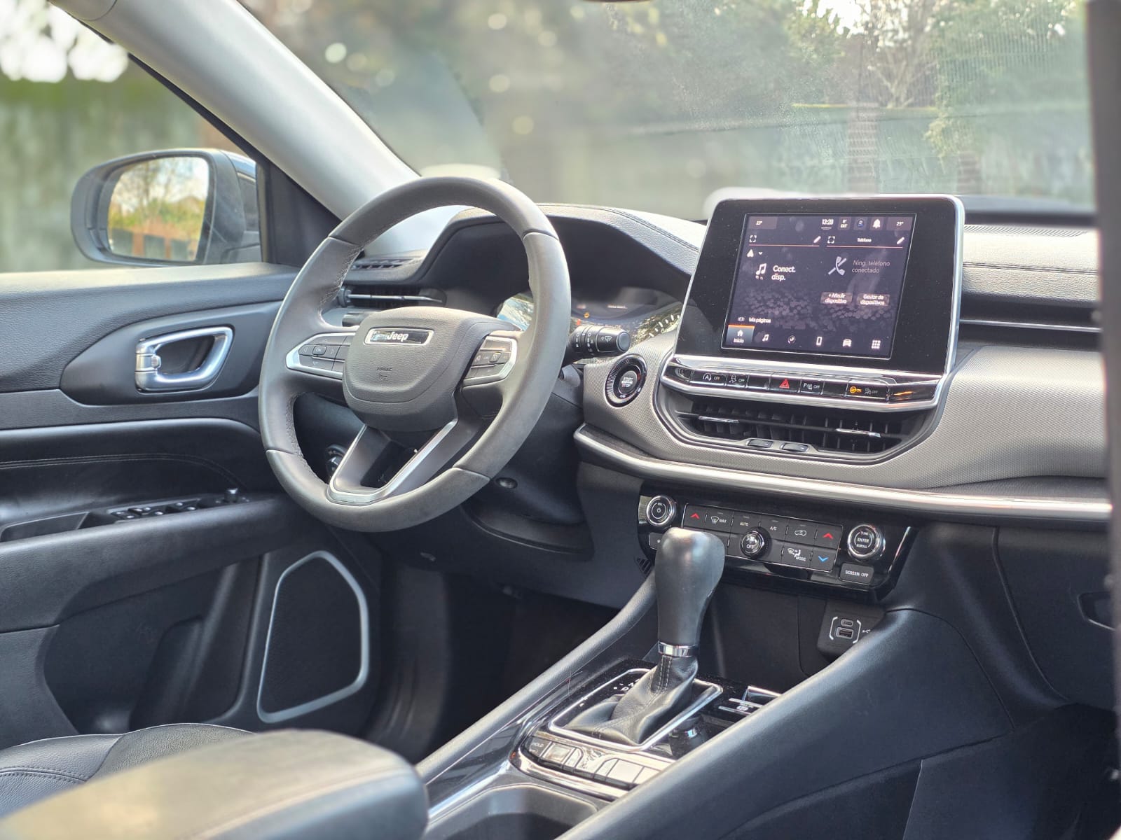 
								Jeep Compass LONGITUDE full									