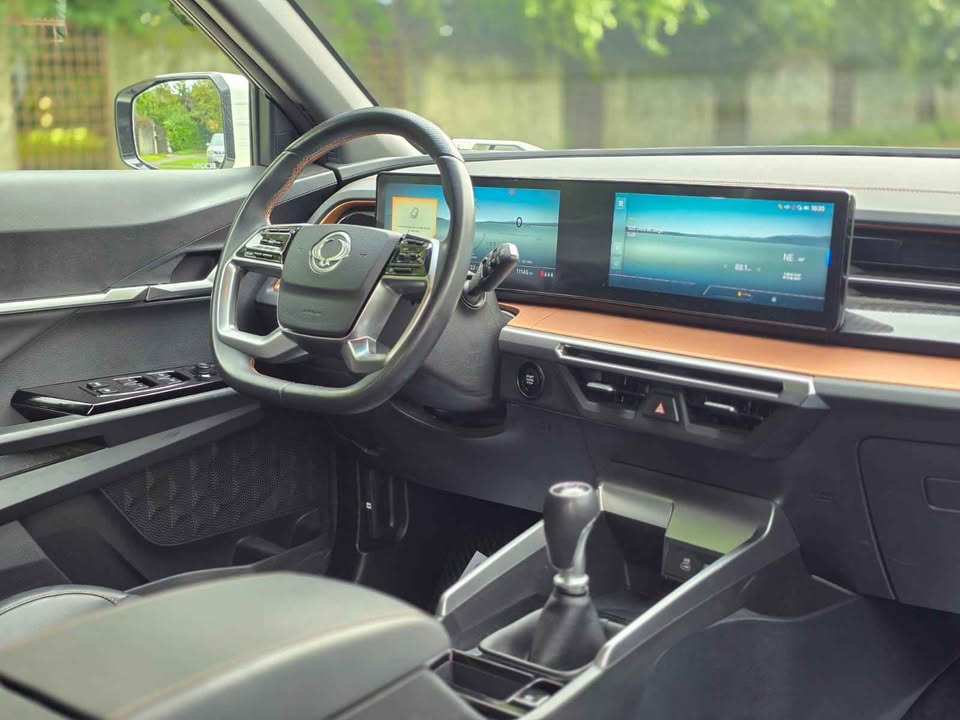 
								Ssangyong New Torres GLX full									