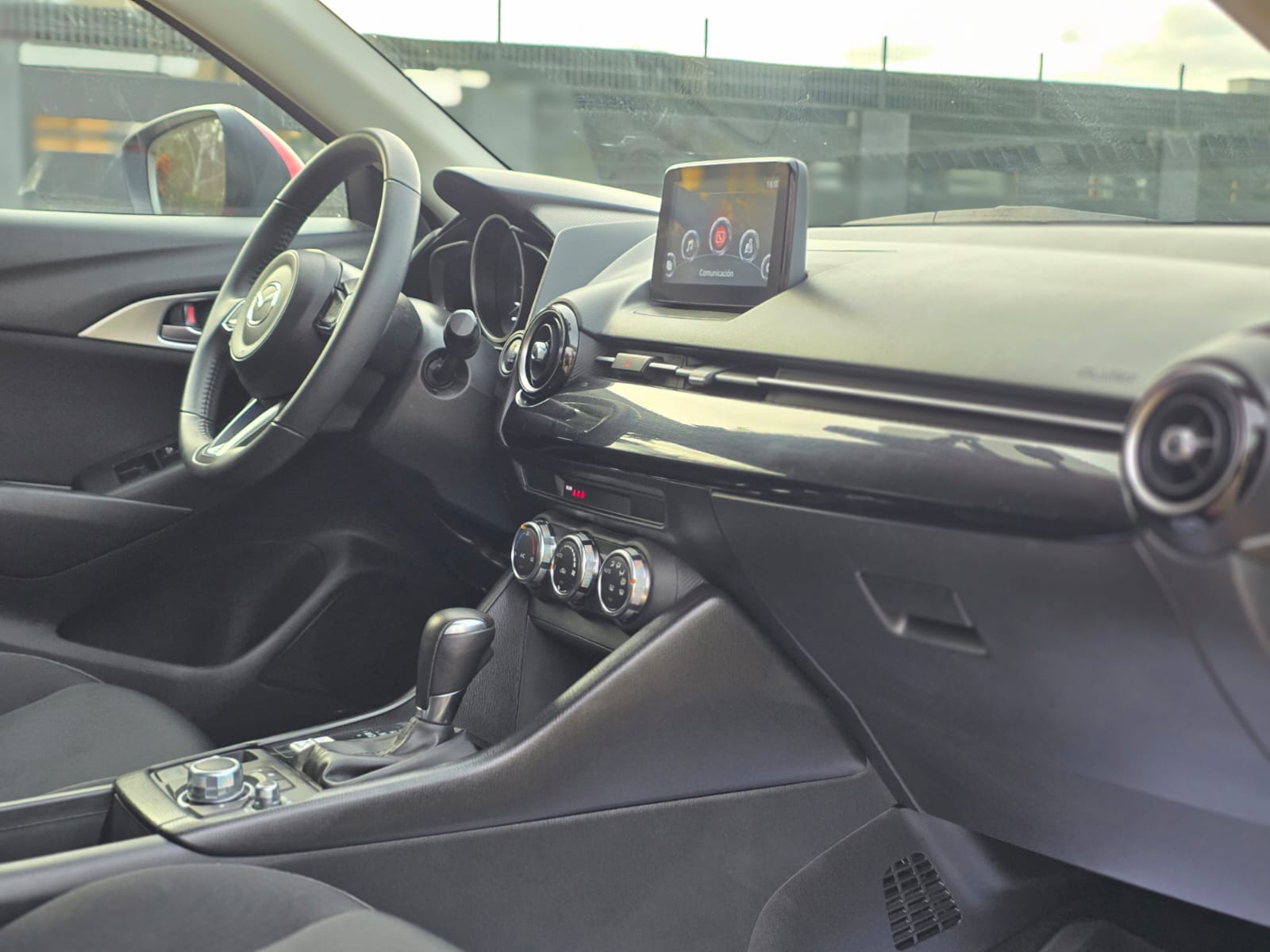 
								Mazda CX-3 CORE full									