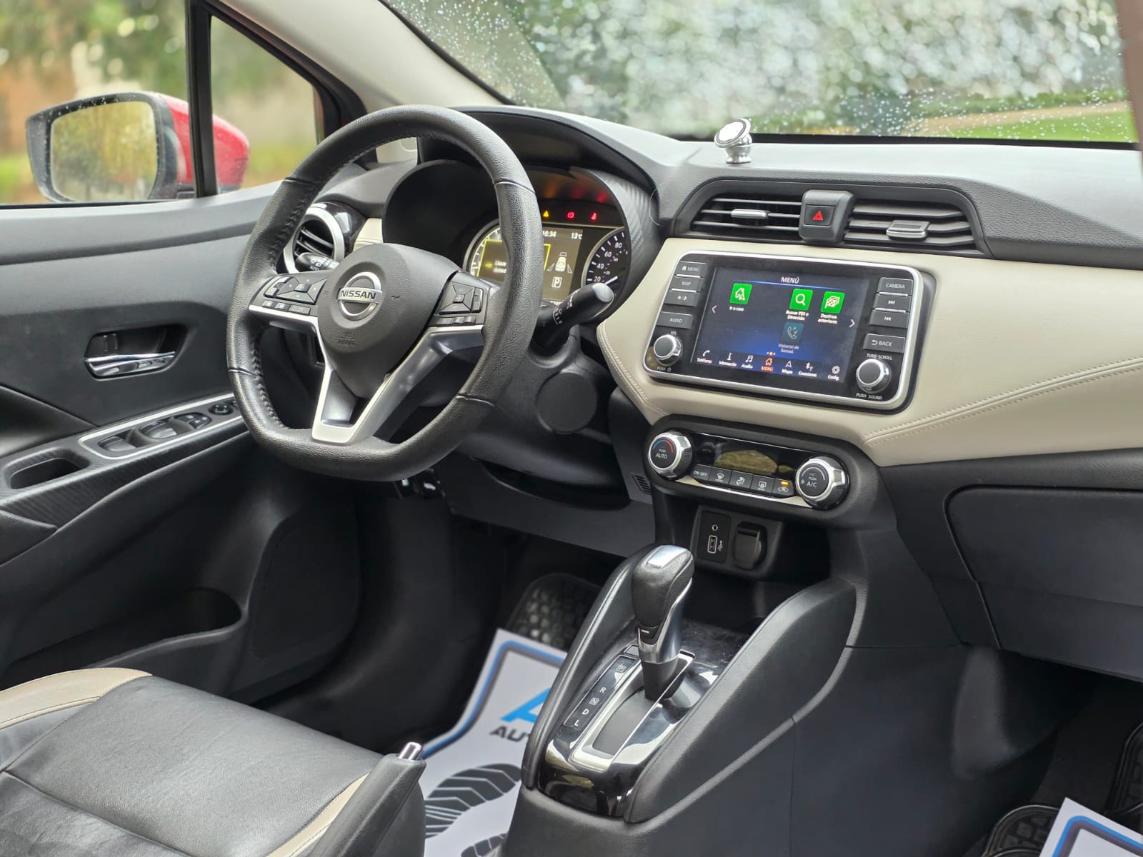 
								Nissan Versa EXCLUSIVE full									