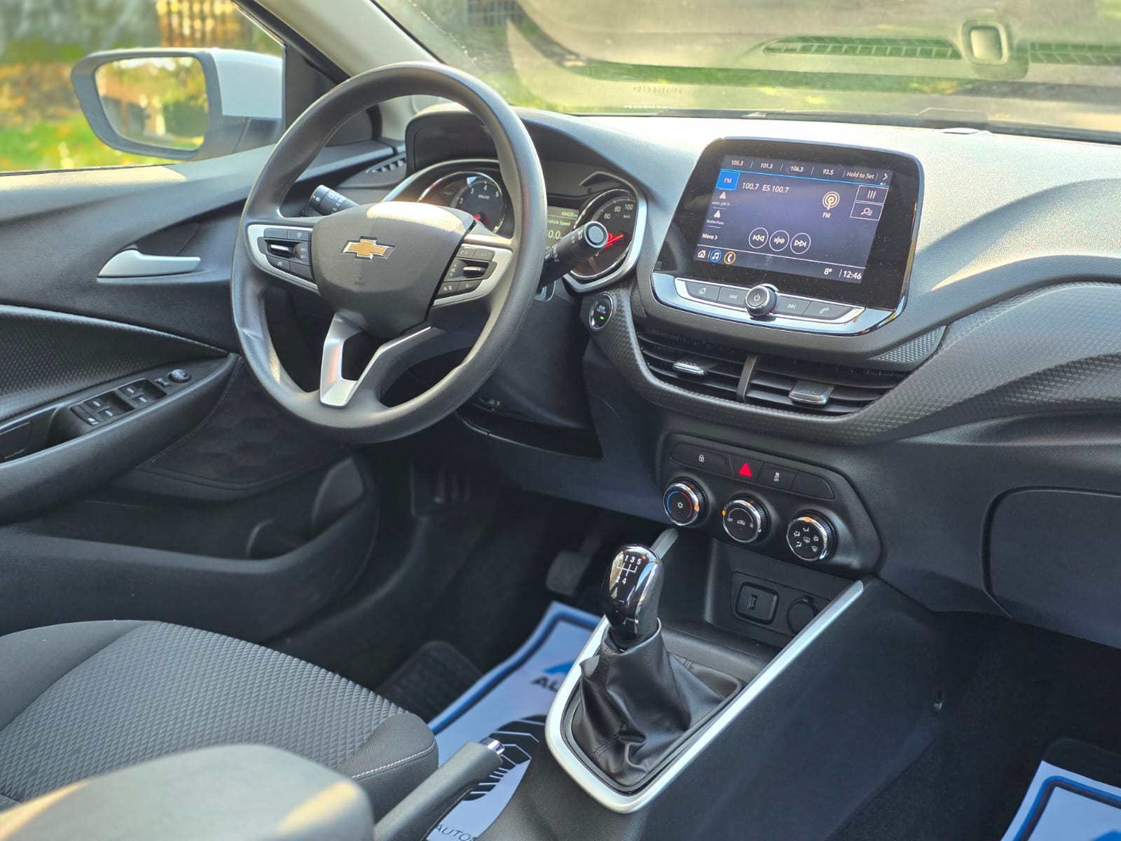 
								Chevrolet ONIX LTZ full									