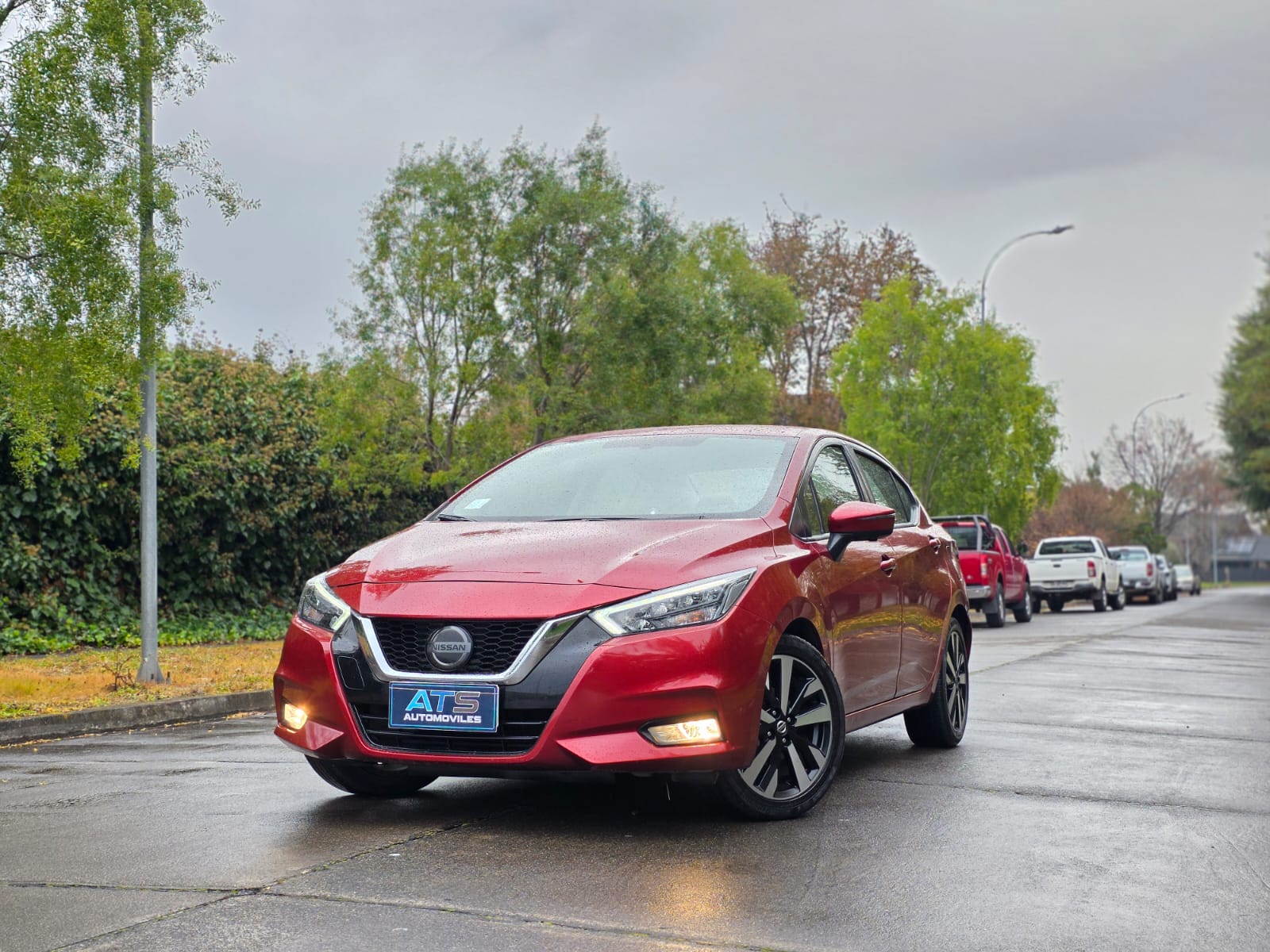 
								Nissan Versa EXCLUSIVE full									