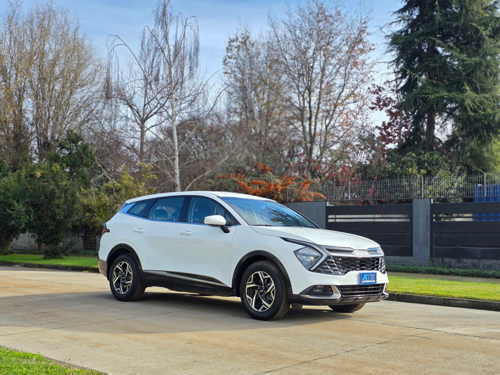 
								Kia Motors New Sportage EX full									
