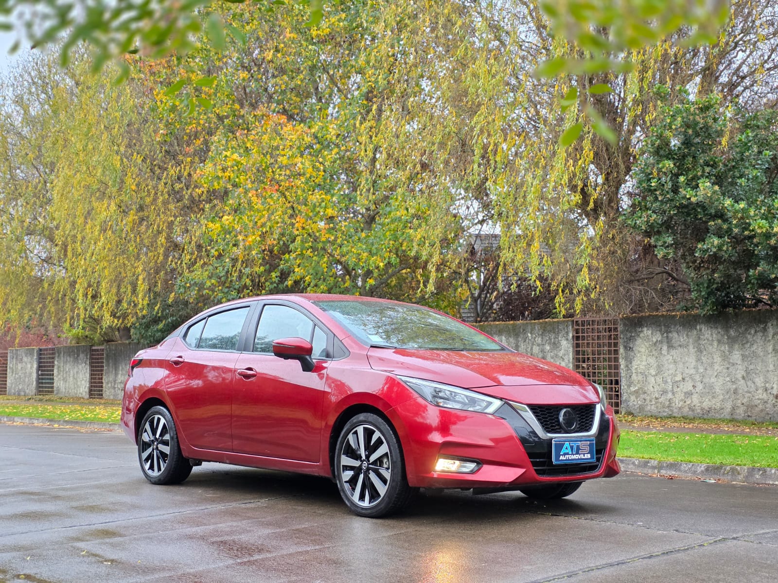 
								Nissan Versa EXCLUSIVE full									