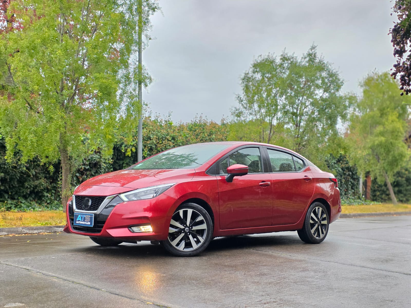 
								Nissan Versa EXCLUSIVE full									