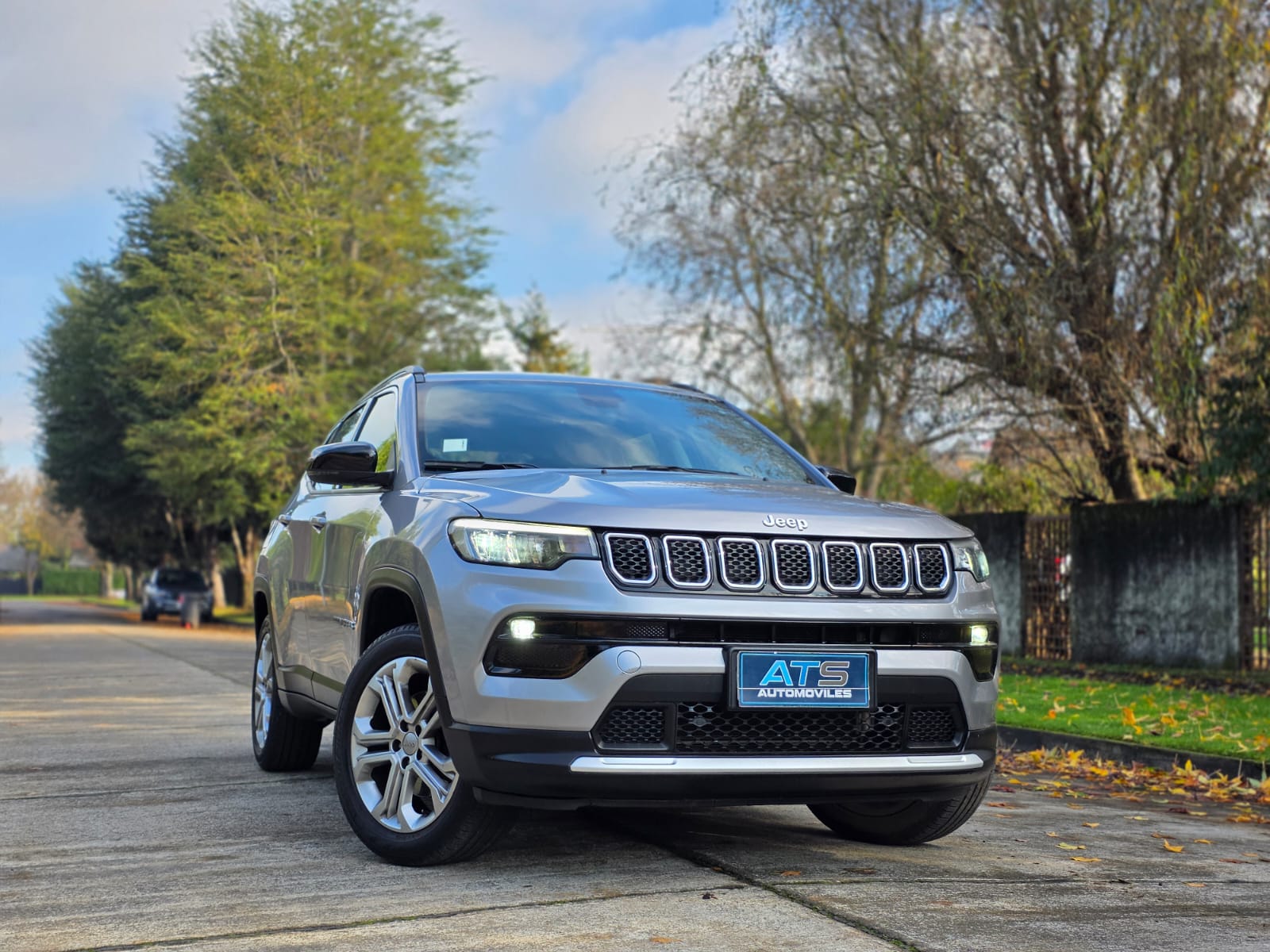 
								Jeep Compass LONGITUDE full									